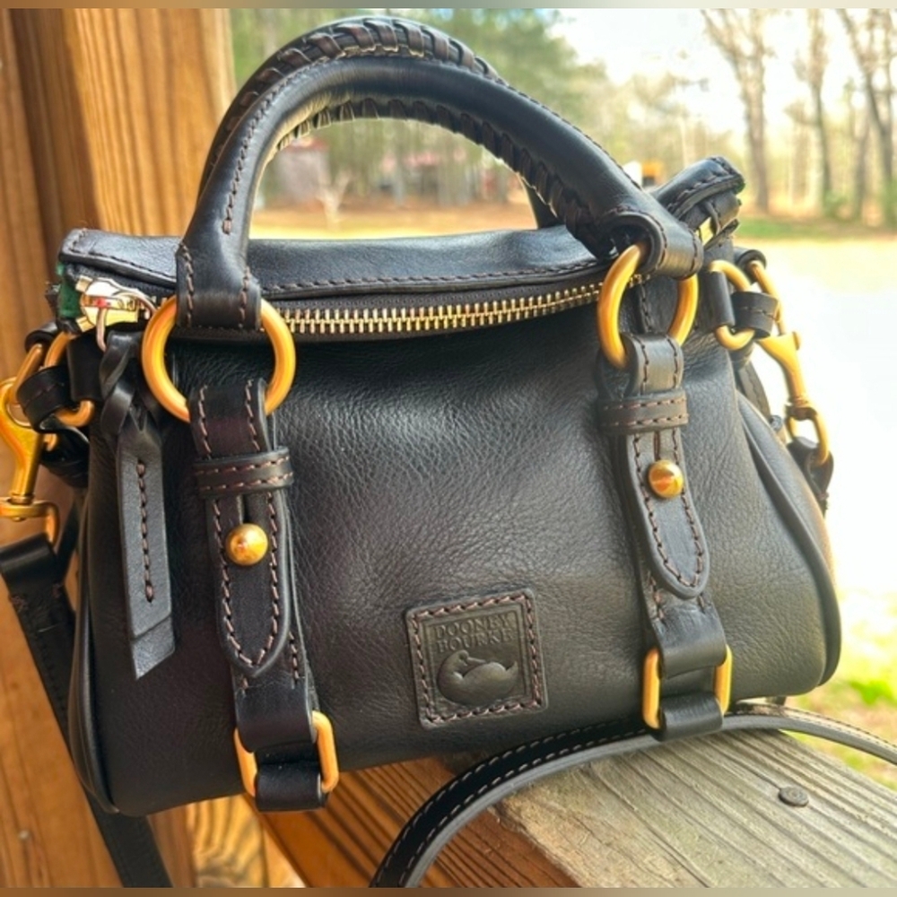 Dooney & Bourke Florentine Satchel | Nano | Black | Guc